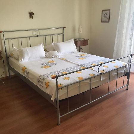 Apartmani Katarina Bol Exterior photo