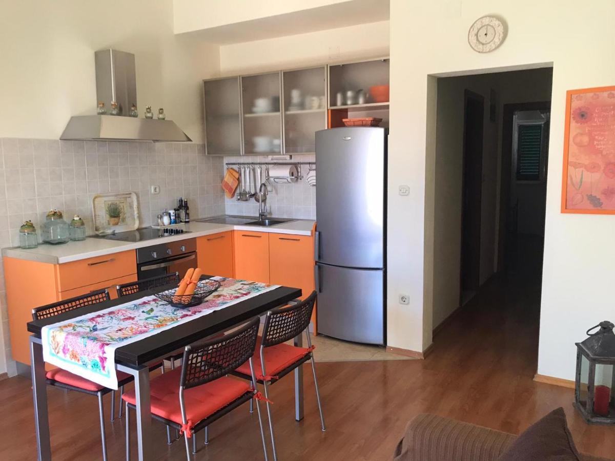 Apartmani Katarina Bol Exterior photo