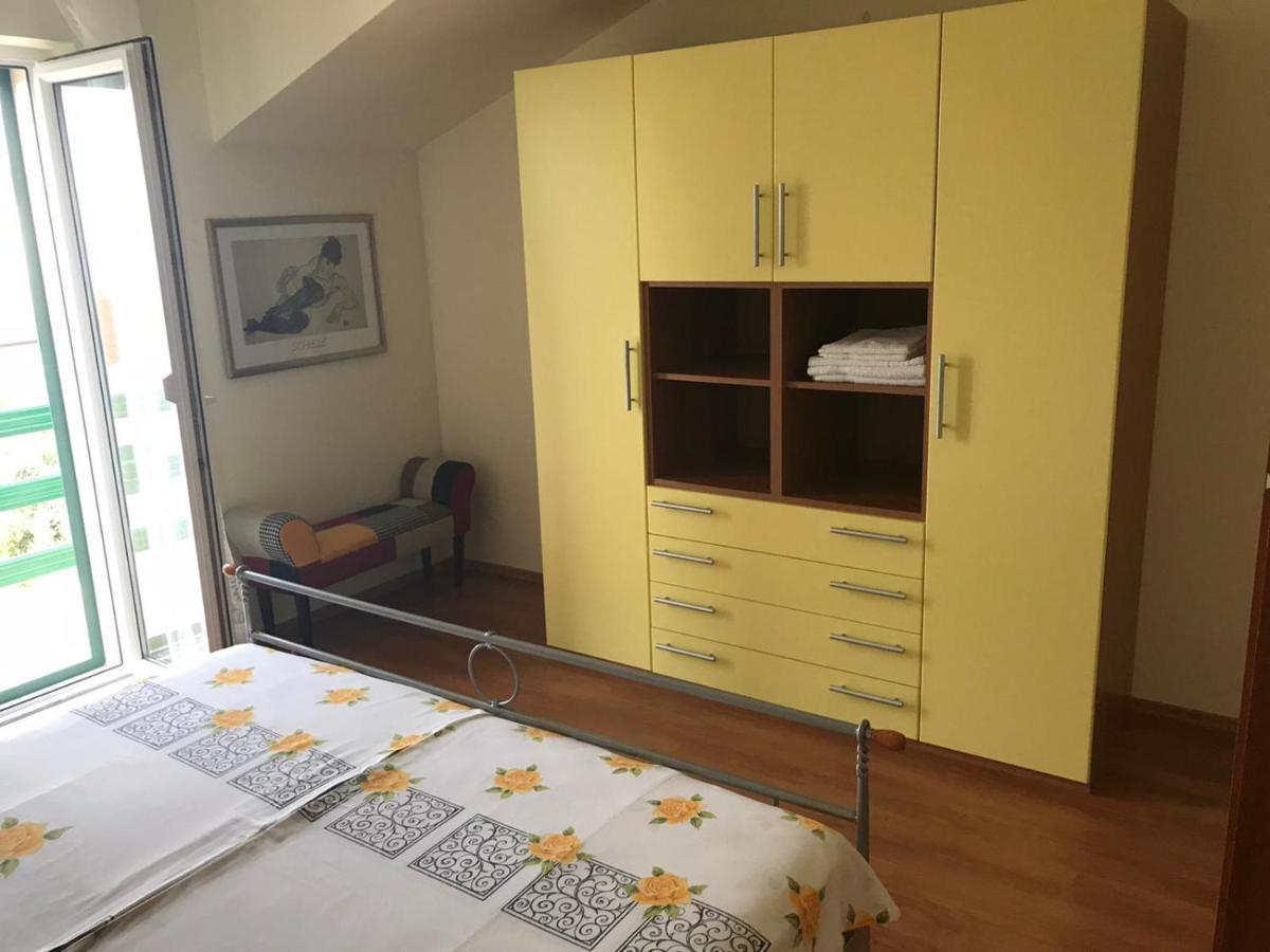 Apartmani Katarina Bol Exterior photo