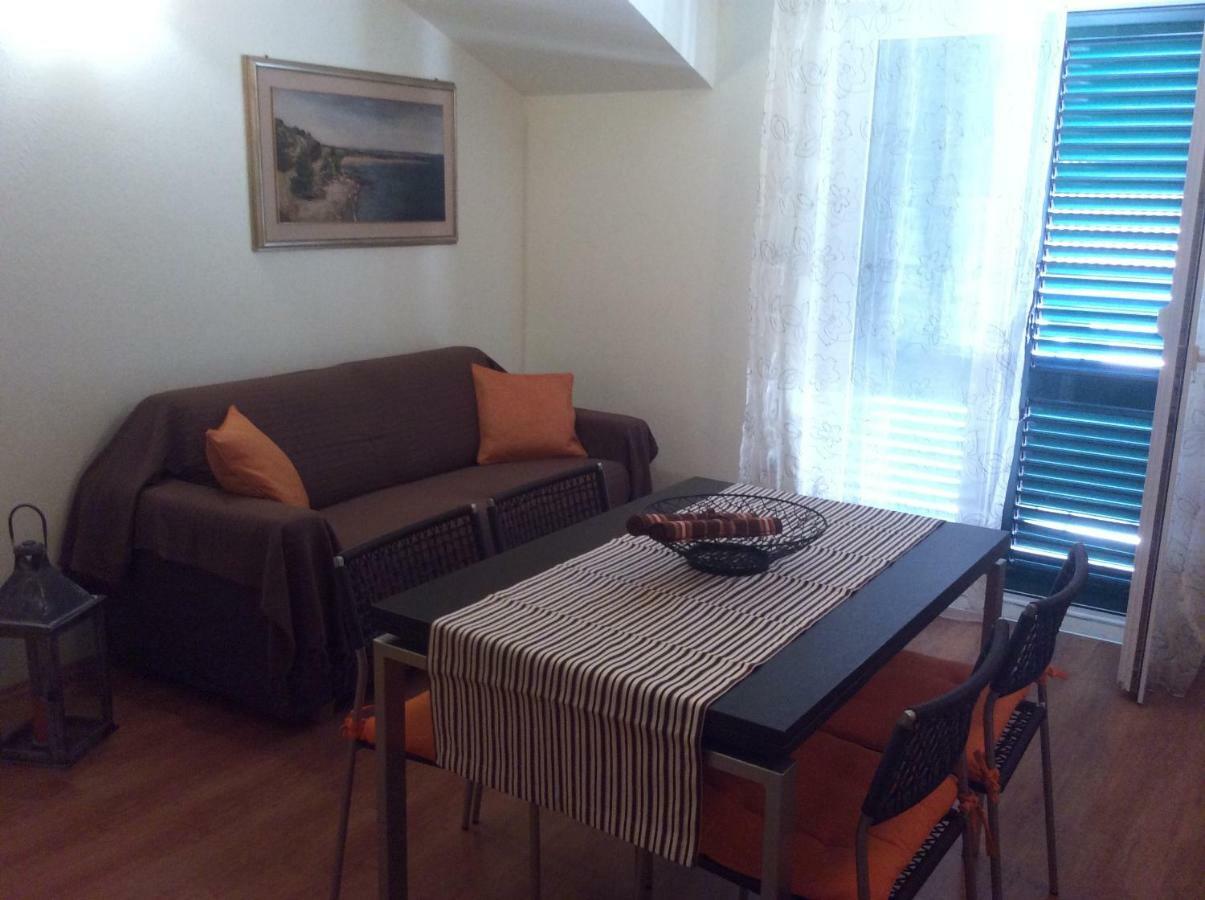 Apartmani Katarina Bol Exterior photo
