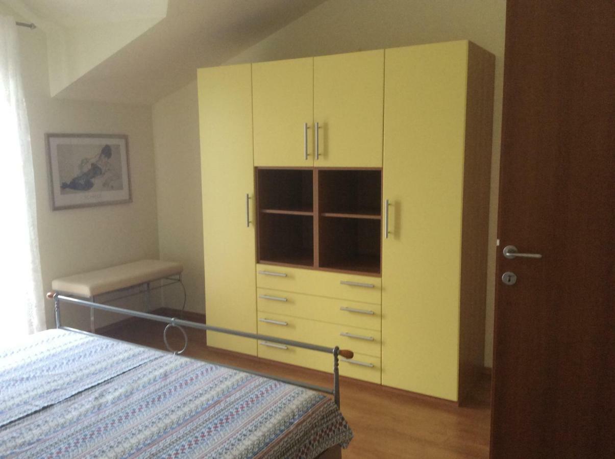 Apartmani Katarina Bol Exterior photo