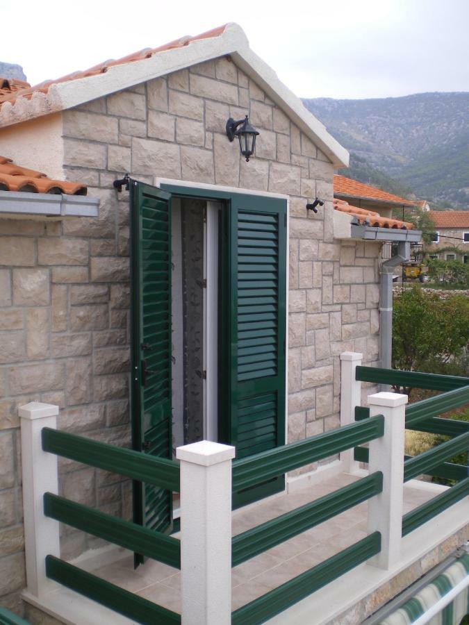 Apartmani Katarina Bol Exterior photo