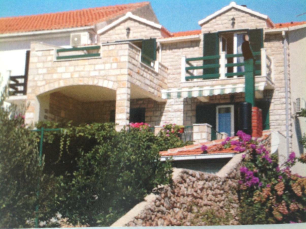 Apartmani Katarina Bol Exterior photo