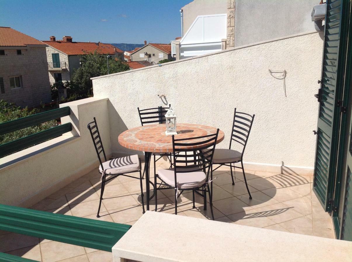 Apartmani Katarina Bol Exterior photo