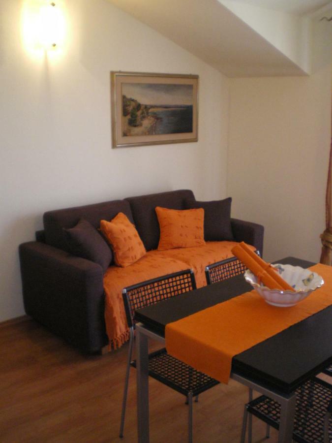 Apartmani Katarina Bol Exterior photo